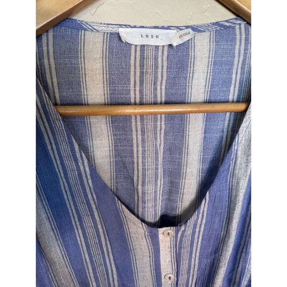 LUSH Boutique White and Blue Striped Loose Fit Flattering Top XS - Picture 3 of 5